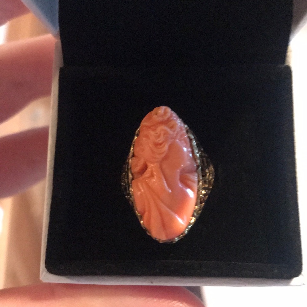 14kt Gold Cameo Carved Coral Ring
